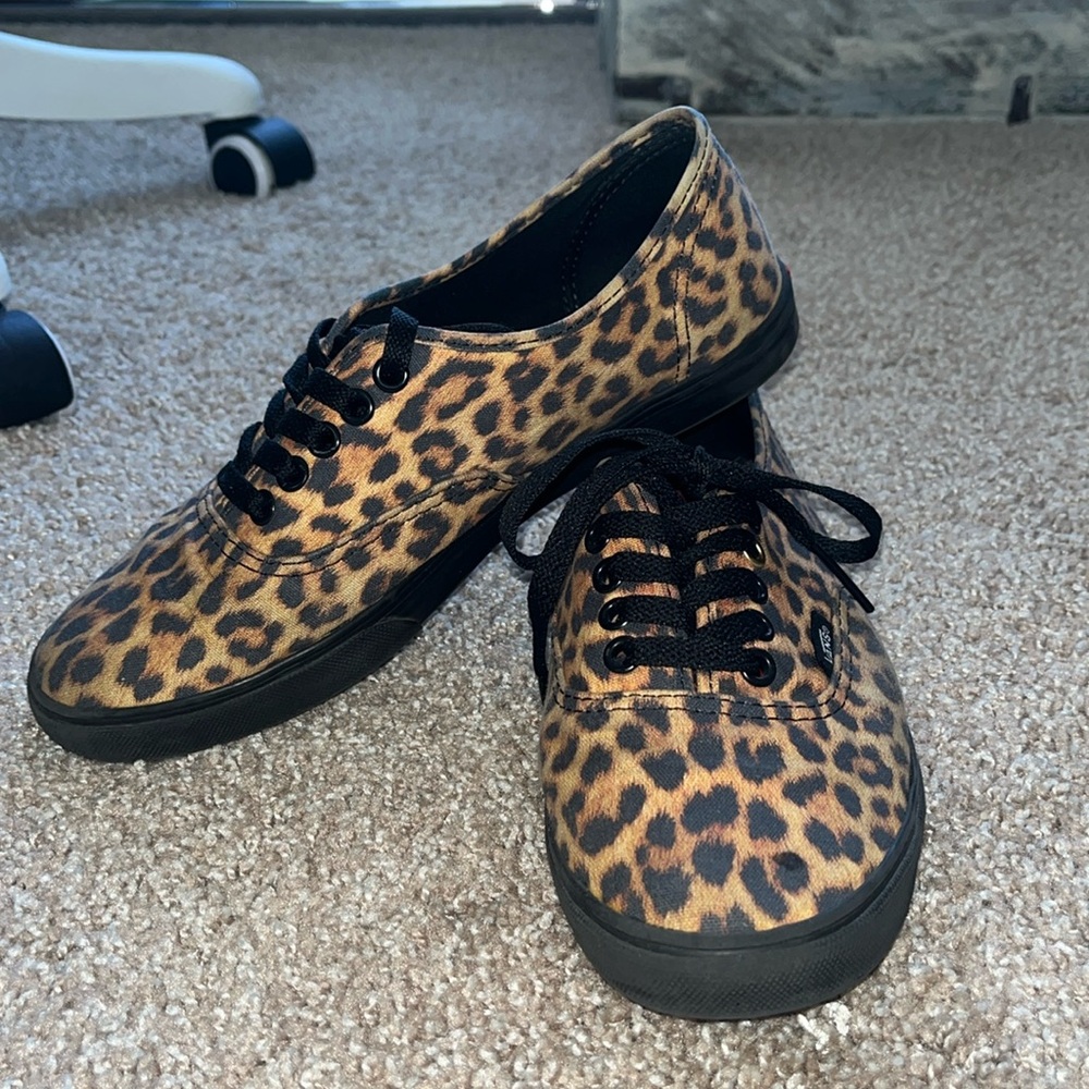 Vans Leopard Print Women’s Size 8